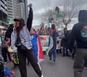 73ce9cdabac4465089ff58e5167937c8 output Moment 300x268