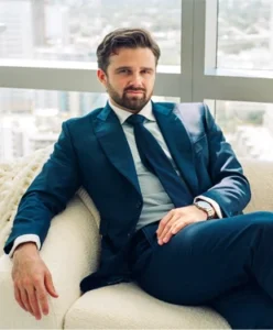 جکسون هینکل (Jackson Hinkle) – اینفلوئنسر و بنیان‌گذار American Communist Party