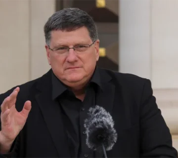 اسکات ریتر (Scott Ritter) – افسر سابق اطلاعات مارینز آمریکا و تحلیلگر