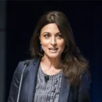 خبرنگار بین‌المللی و مجری تلویزیونی؛ اهل لبنان/بریتانیا